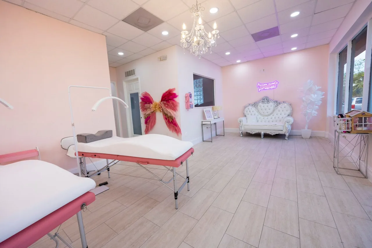 Hair styling stations at The Beauties Salon, the chair Bonita Springs guests use on Golden Gate Parkway